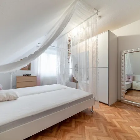 아파트 Privatapartment